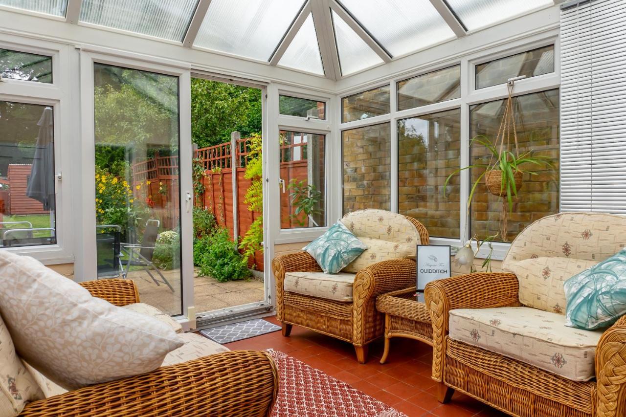 Red Cherry House Watford  Extérieur photo
