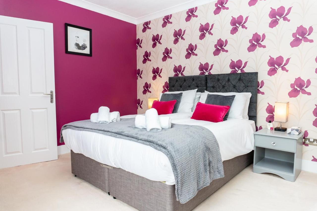 Red Cherry House Watford  Extérieur photo