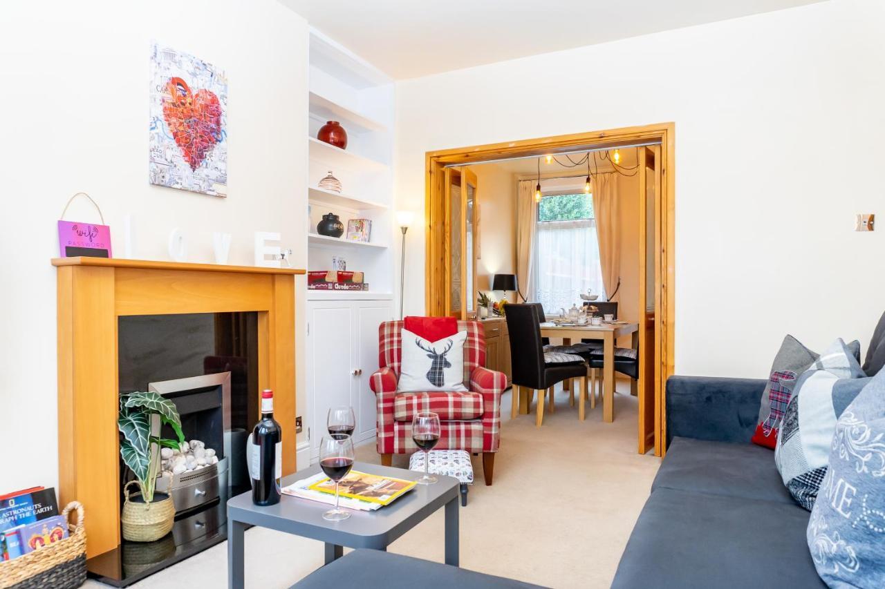 Red Cherry House Watford  Extérieur photo