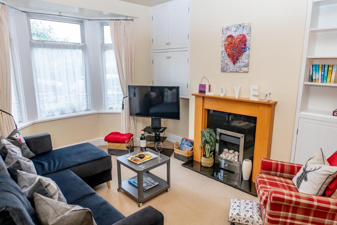 Red Cherry House Watford  Extérieur photo