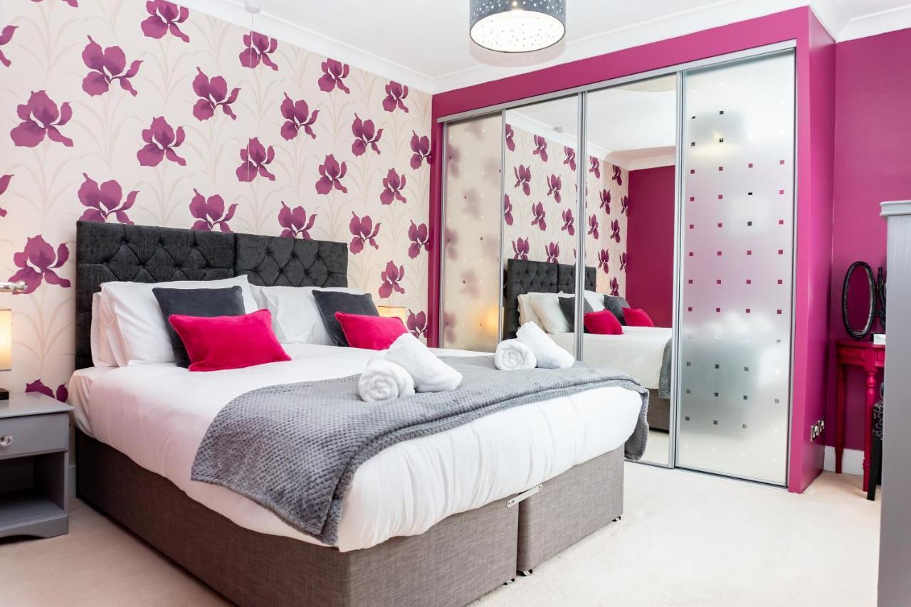 Red Cherry House Watford  Extérieur photo